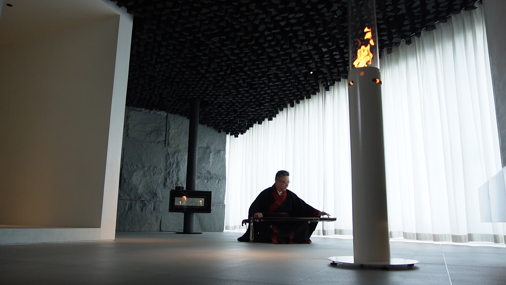 古琴悠悠奏雅韵 烟火袅袅抚人心